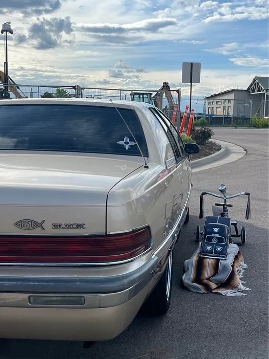 1994 Buick Roadmaster - Image 2 of 12