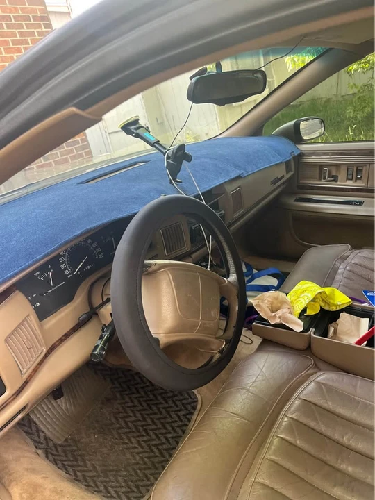 1994 Buick Roadmaster - Image 10 of 12