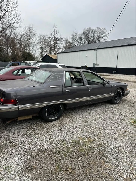 1994 Buick Roadmaster - Image 2 of 9