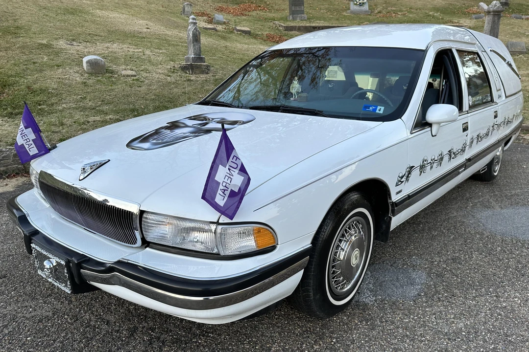 1994 Buick Roadmaster - Image 4 of 18