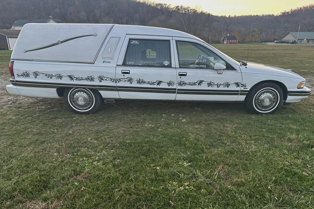 1994 Buick Roadmaster - Image 8 of 18