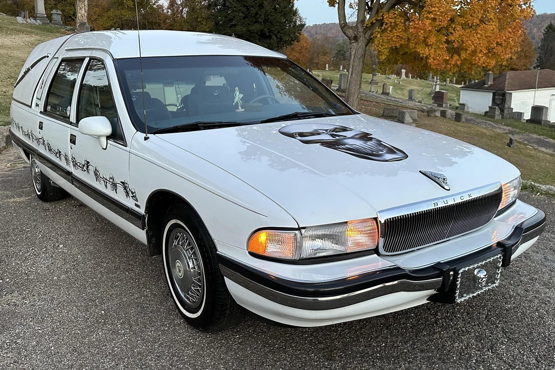 1994 Buick Roadmaster - Image 2 of 18
