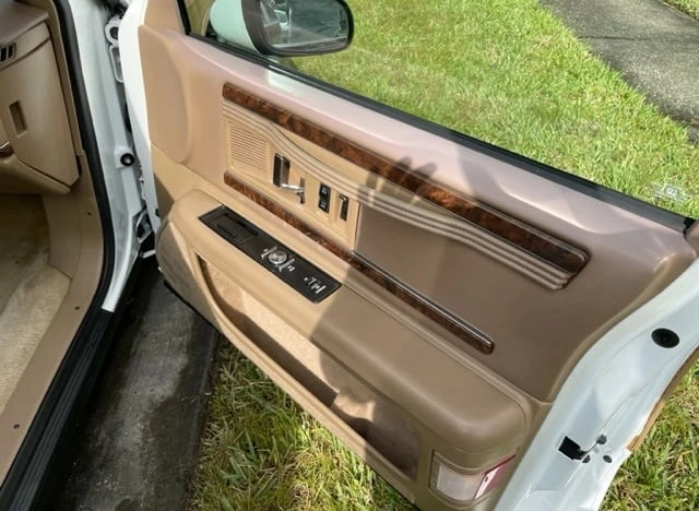 1994 Buick Roadmaster - Image 17 of 26