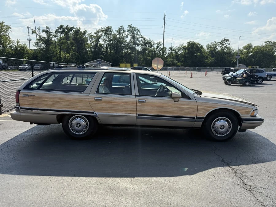 1994 Buick Roadmaster - Image 2 of 9