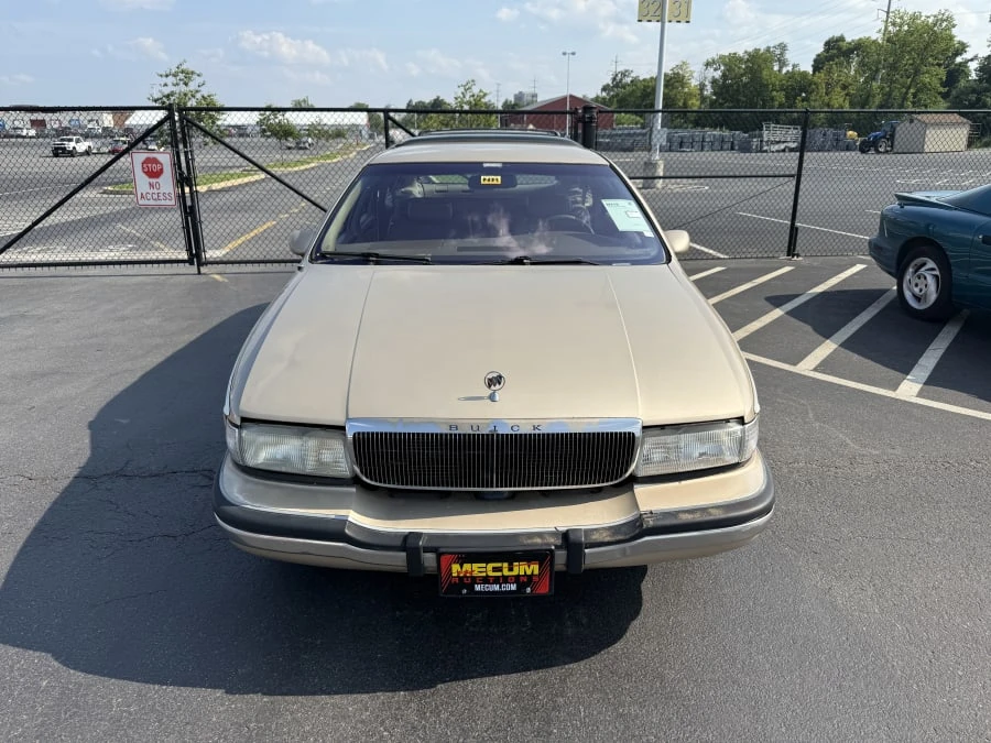 1994 Buick Roadmaster - Image 4 of 9