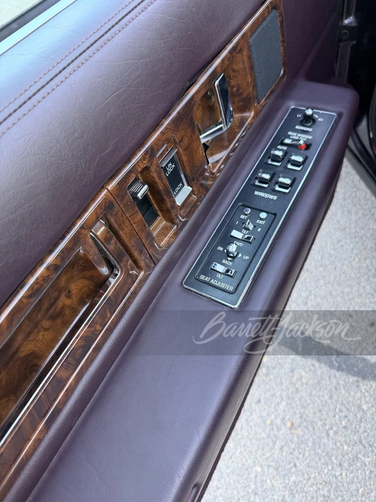 1994 Cadillac Fleetwood - Image 23 of 25