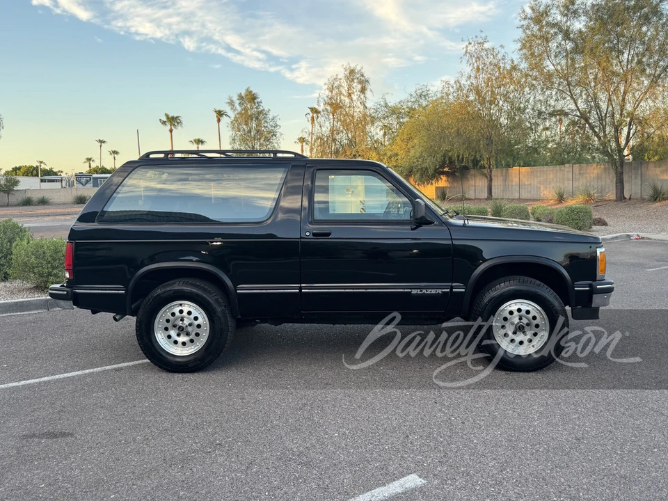 1994 Chevrolet S-10 Blazer 1st Gen - Image 2 of 13