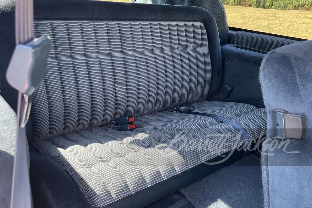 1994 Chevrolet Suburban 8th Gen - Image 7 of 31
