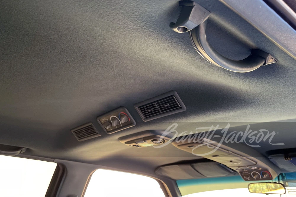 1994 Chevrolet Suburban 8th Gen - Image 14 of 31