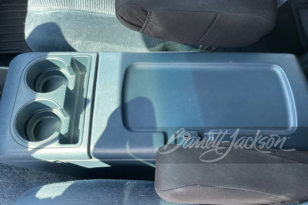 1994 Chevrolet Suburban 8th Gen - Image 17 of 31