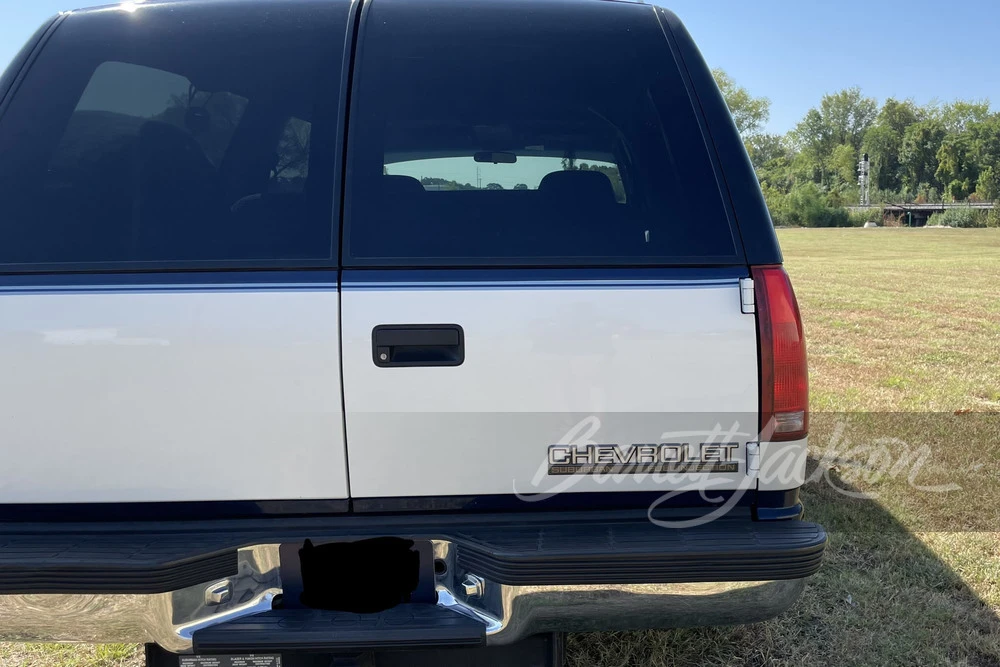 1994 Chevrolet Suburban 8th Gen - Image 18 of 31
