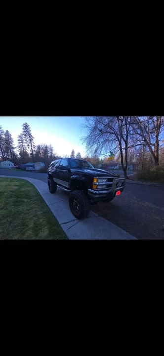 1994 Chevrolet K5 Blazer 3rd Gen - Image 2 of 10