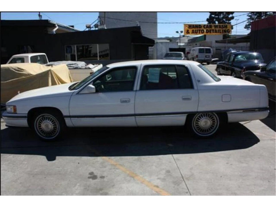 1994 Cadillac DeVille 7th Gen - Image 7 of 12