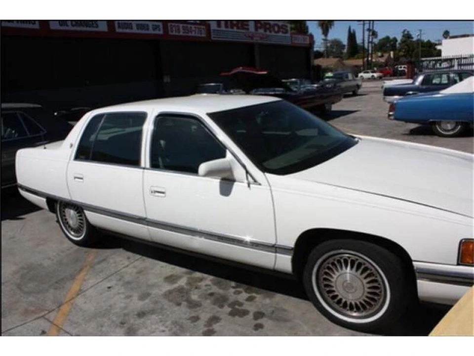 1994 Cadillac DeVille 7th Gen - Image 3 of 12