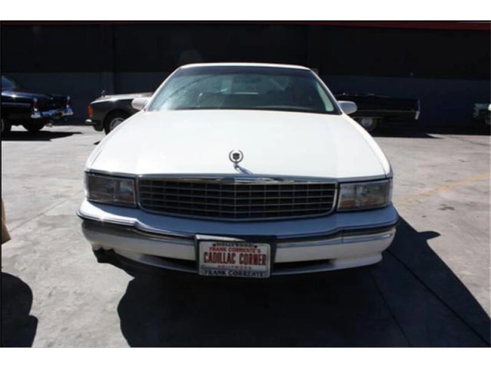 1994 Cadillac DeVille 7th Gen - Image 2 of 12