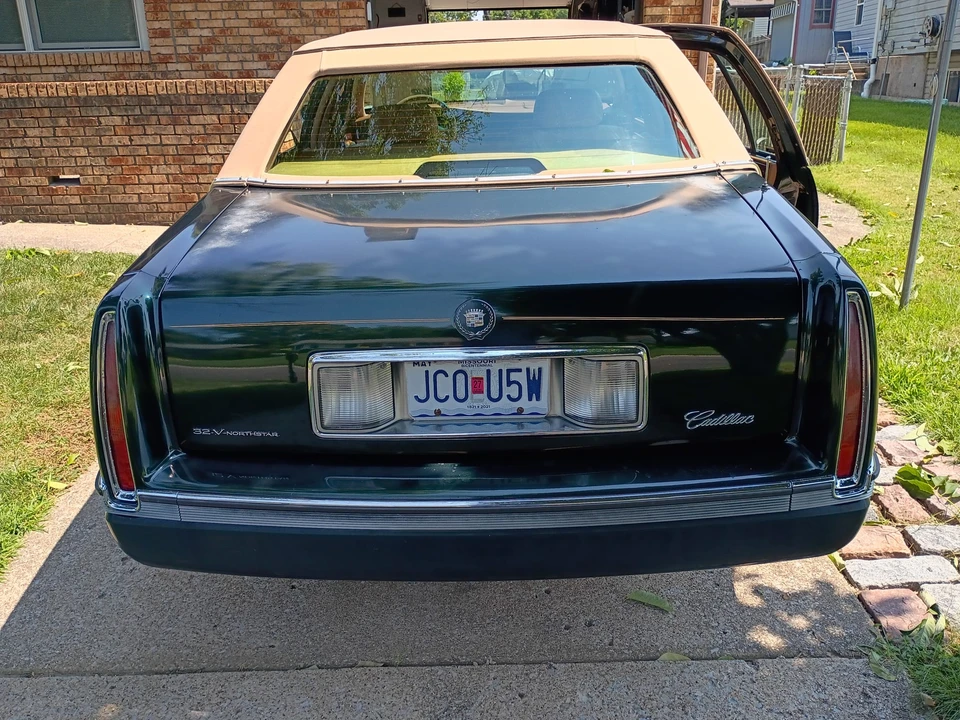1994 Cadillac DeVille 7th Gen - Image 13 of 31