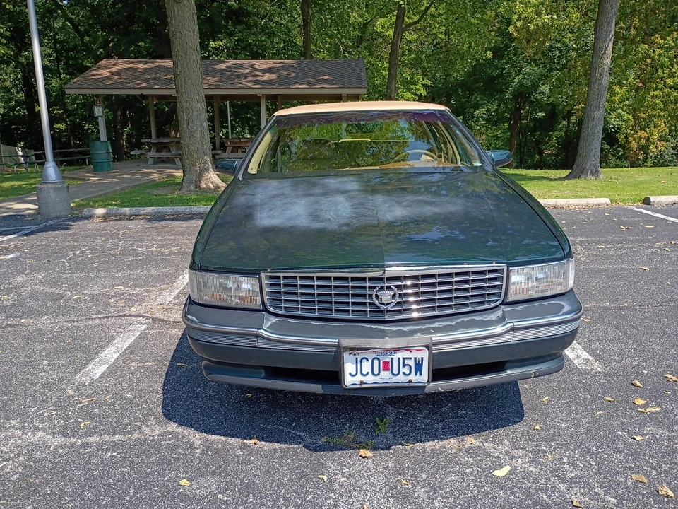1994 Cadillac DeVille 7th Gen - Image 5 of 31