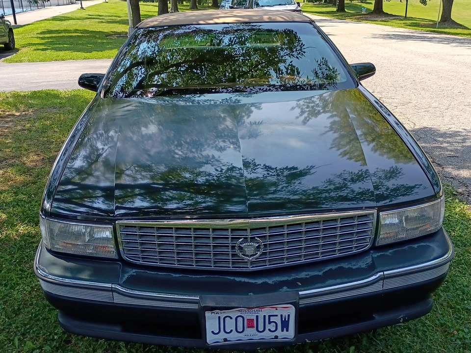 1994 Cadillac DeVille 7th Gen - Image 4 of 31