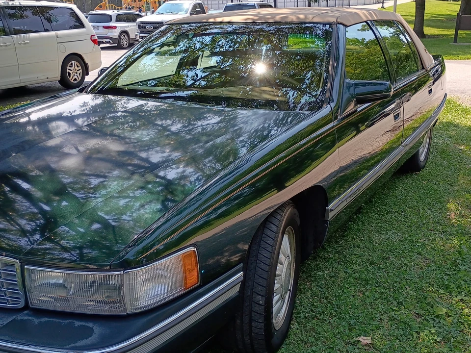 1994 Cadillac DeVille 7th Gen - Image 22 of 31