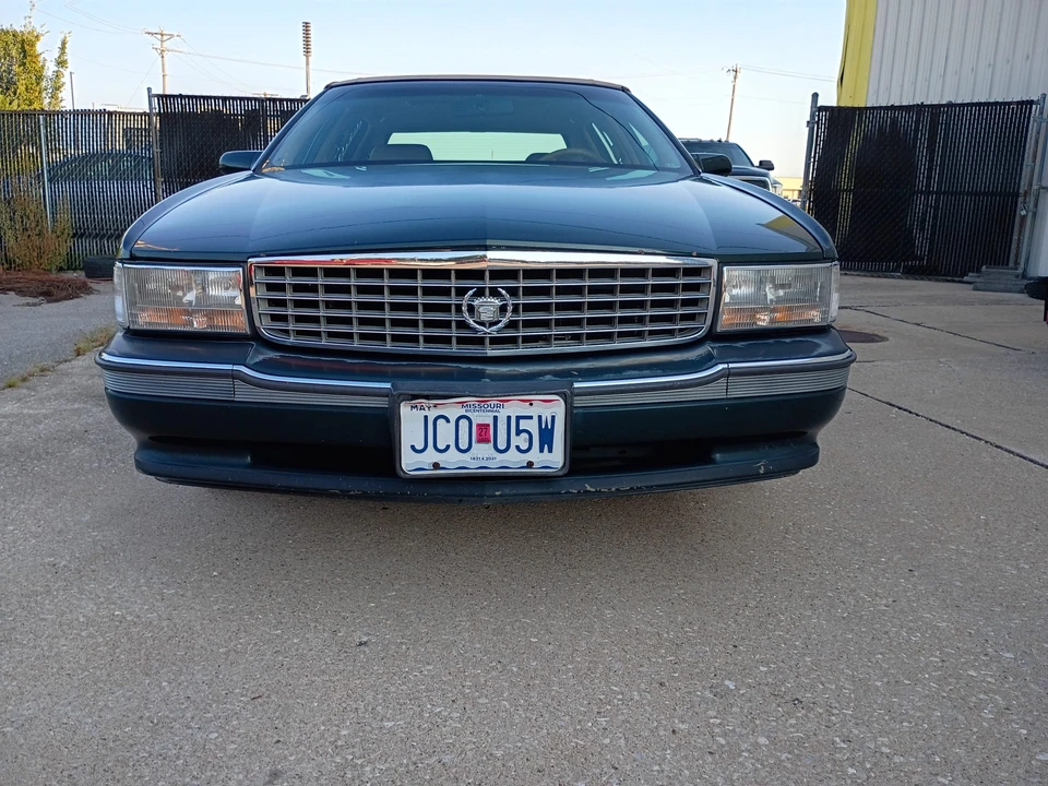 1994 Cadillac DeVille 7th Gen - Image 6 of 31