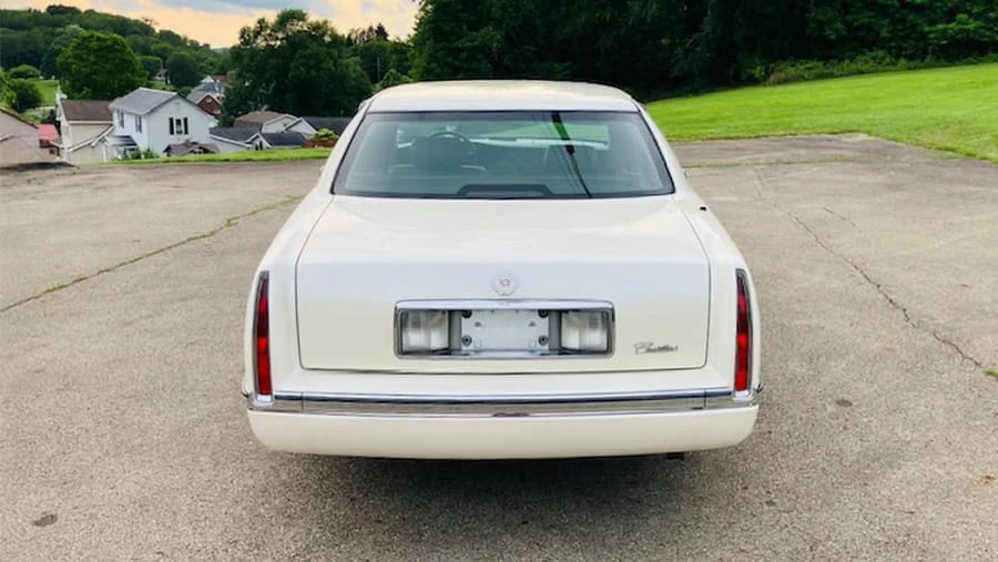1994 Cadillac DeVille 7th Gen - Image 4 of 9