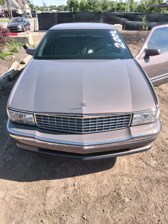 1994 Cadillac DeVille 7th Gen - Image 5 of 6