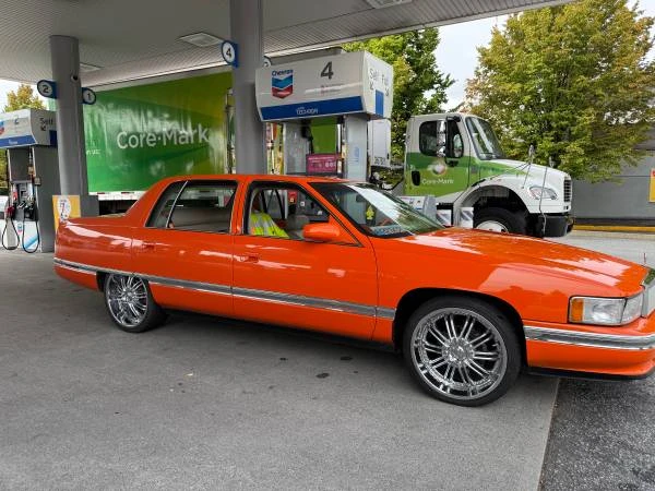 1994 Cadillac DeVille 7th Gen - Image 5 of 6