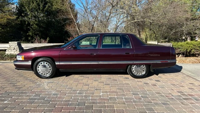 1994 Cadillac DeVille 7th Gen - Image 2 of 16