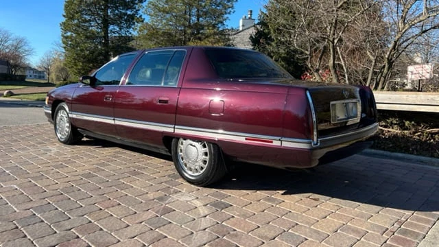 1994 Cadillac DeVille 7th Gen - Image 3 of 16