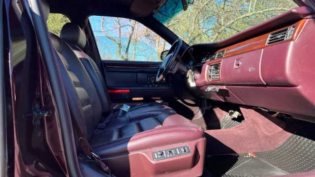 1994 Cadillac DeVille 7th Gen - Image 8 of 16