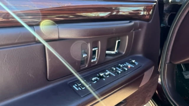 1994 Cadillac DeVille 7th Gen - Image 10 of 16