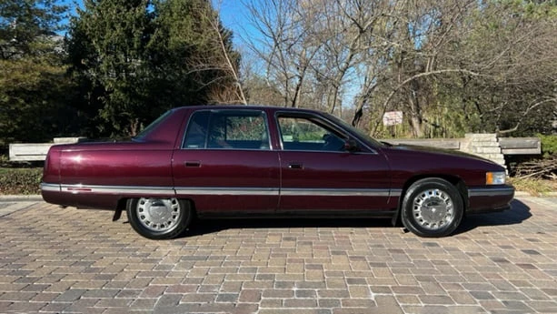 1994 Cadillac DeVille 7th Gen - Image 13 of 16