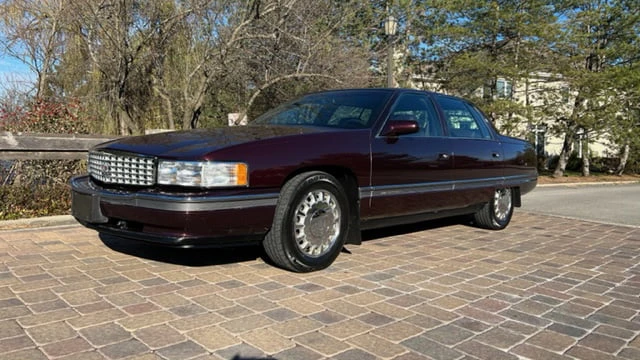 1994 Cadillac DeVille 7th Gen - Image 16 of 16