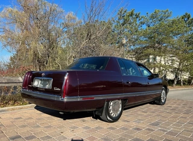 1994 Cadillac DeVille 7th Gen - Image 14 of 16