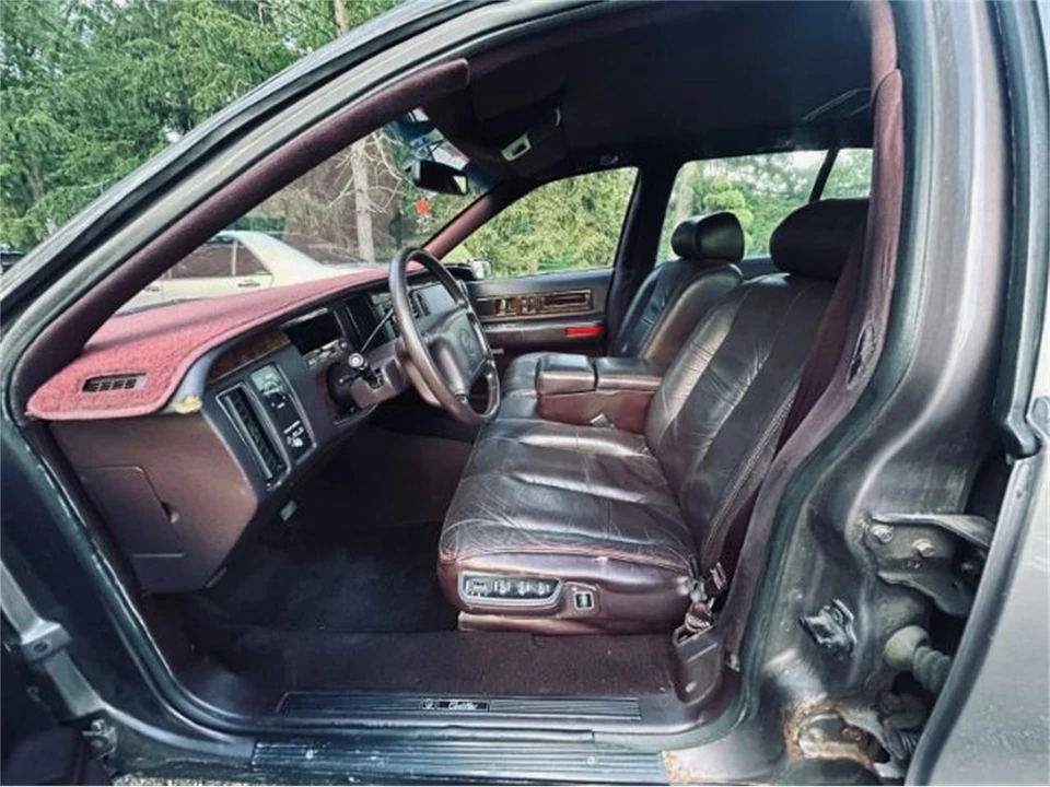 1994 Cadillac Fleetwood - Image 5 of 10