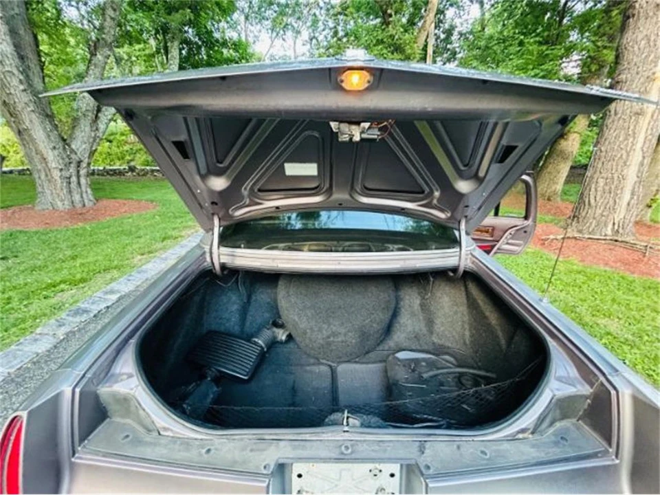1994 Cadillac Fleetwood - Image 9 of 10