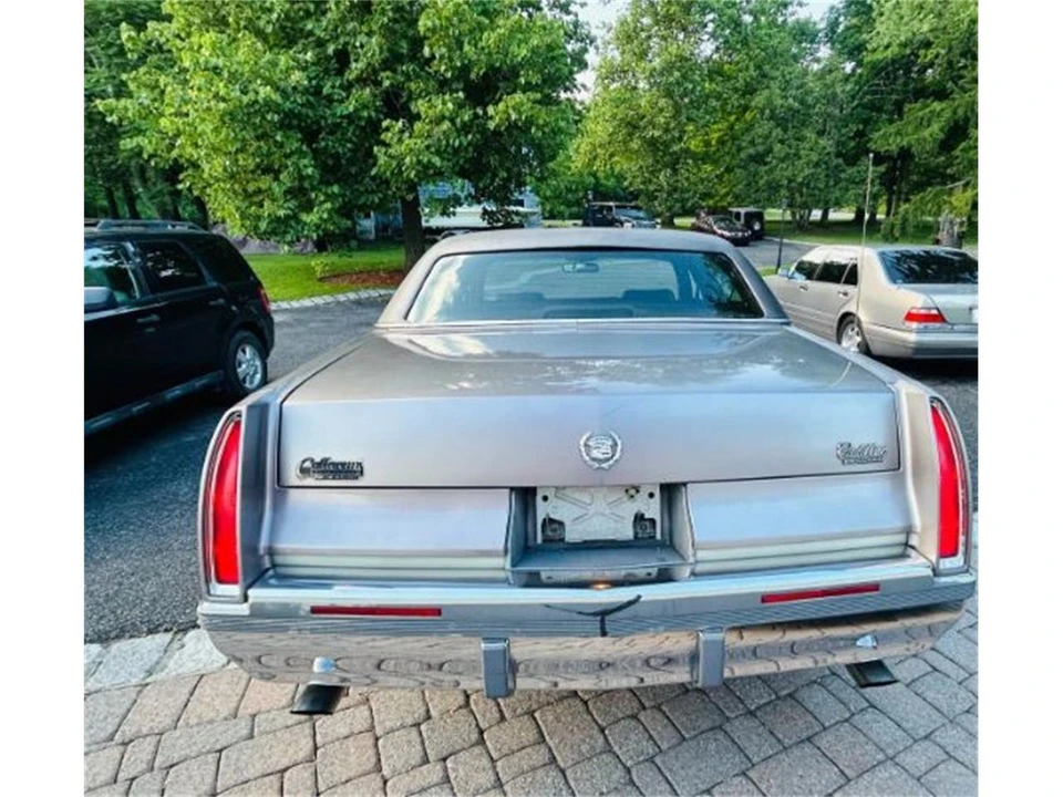 1994 Cadillac Fleetwood - Image 4 of 10