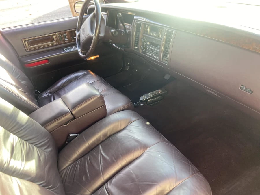 1994 Cadillac Fleetwood - Image 10 of 10