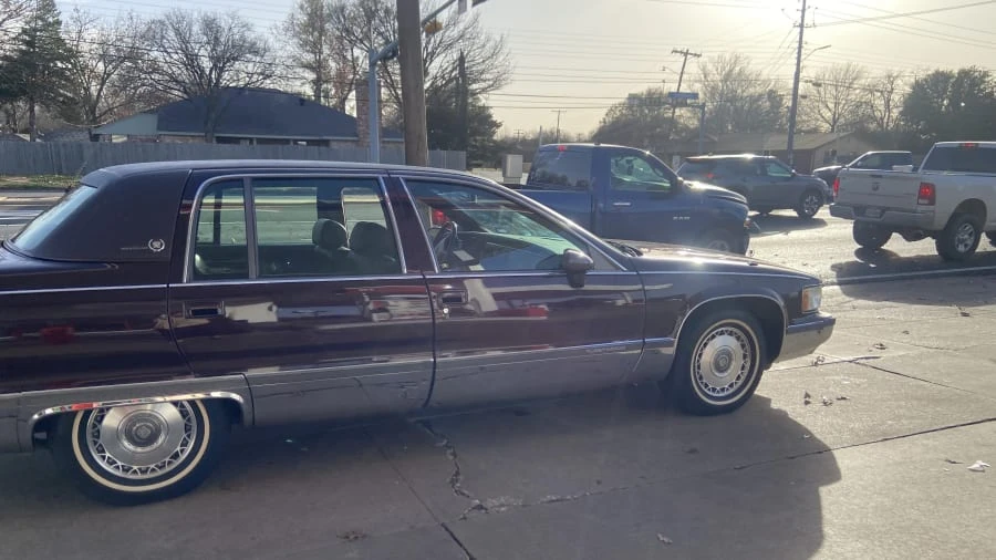 1994 Cadillac Fleetwood - Image 4 of 10