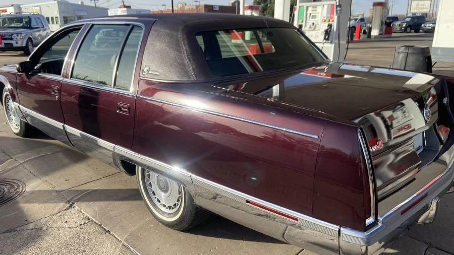 1994 Cadillac Fleetwood - Image 5 of 10