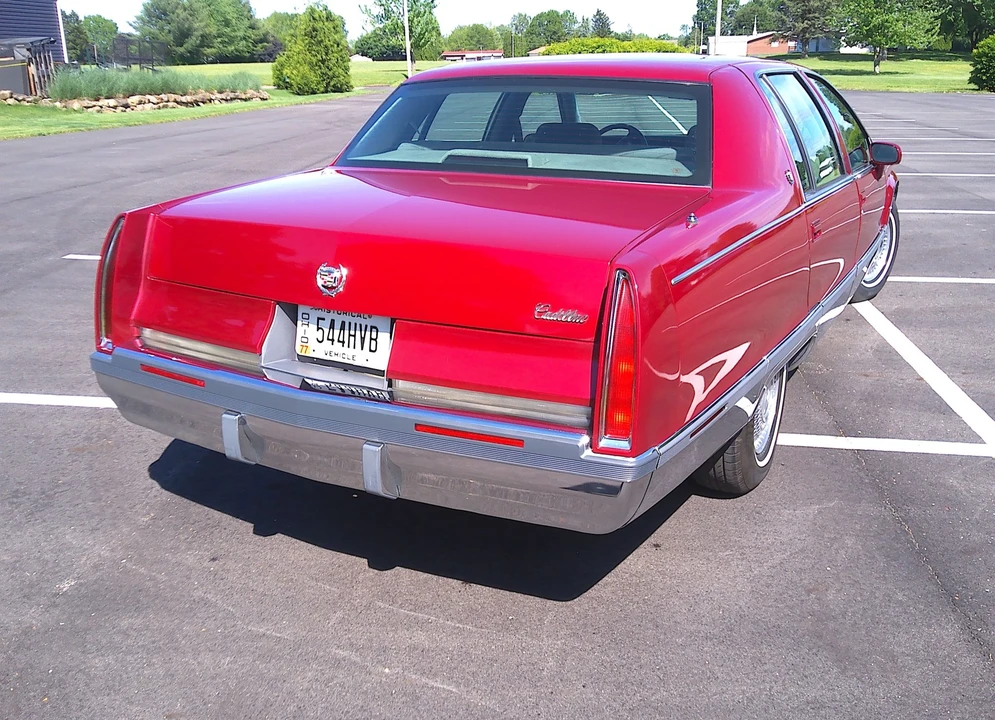 1994 Cadillac Fleetwood - Image 10 of 31