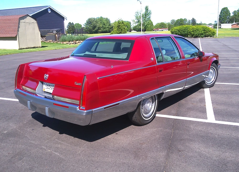 1994 Cadillac Fleetwood - Image 11 of 31