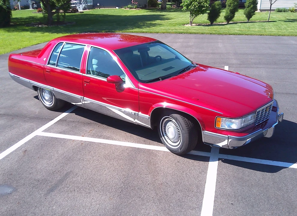 1994 Cadillac Fleetwood - Image 2 of 31