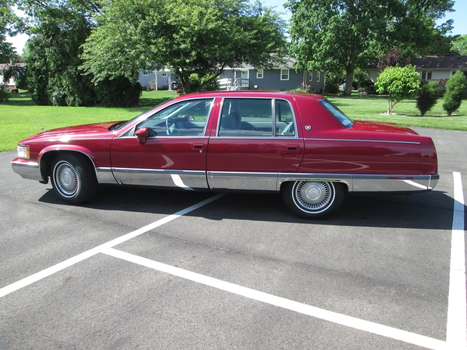1994 Cadillac Fleetwood - Image 8 of 31