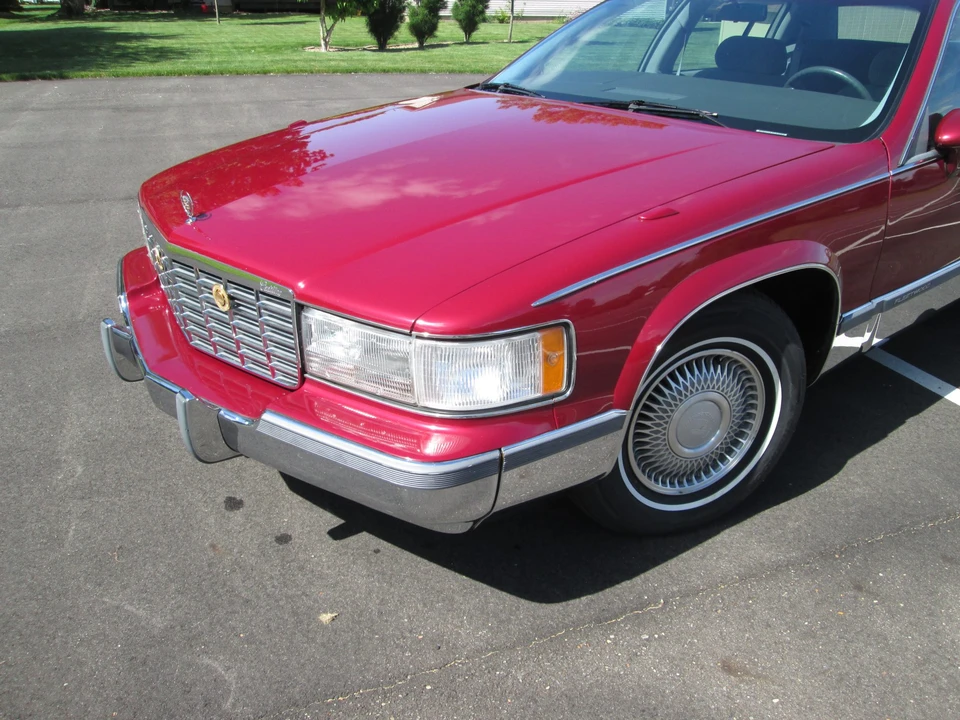 1994 Cadillac Fleetwood - Image 14 of 31
