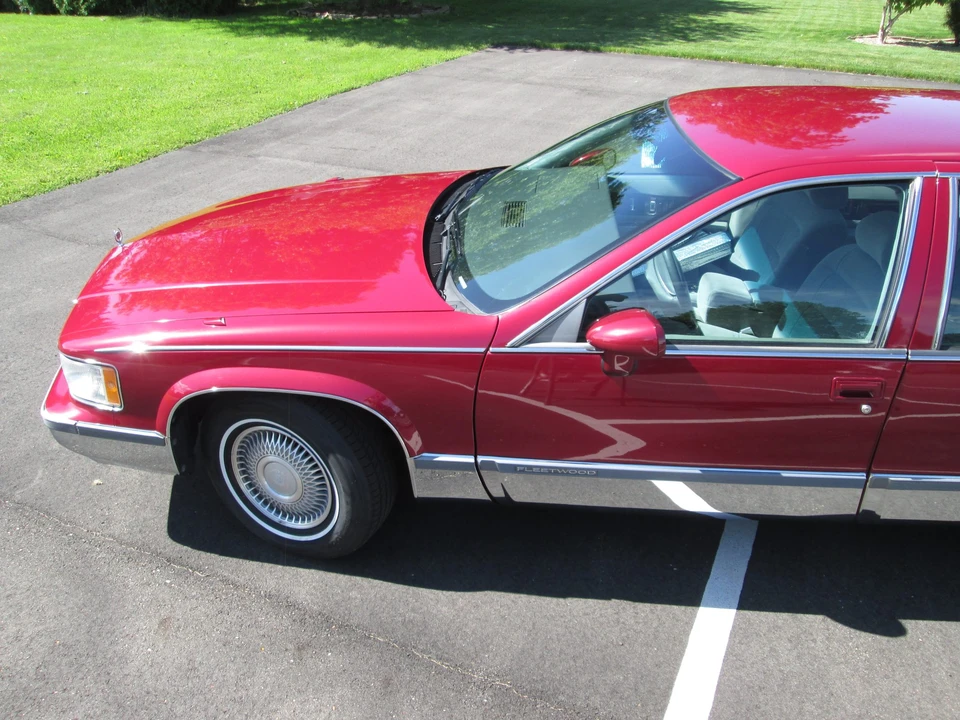 1994 Cadillac Fleetwood - Image 17 of 31