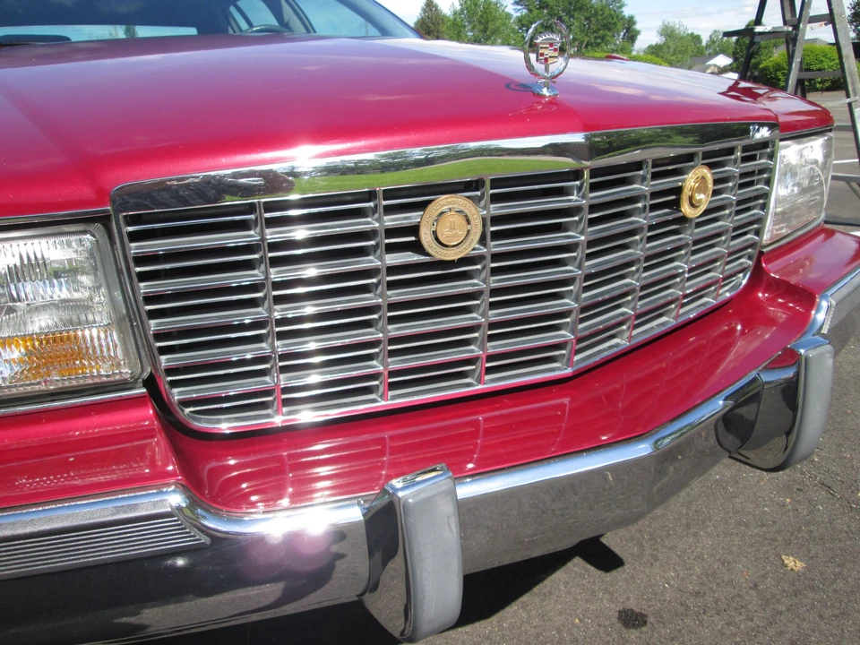 1994 Cadillac Fleetwood - Image 25 of 31