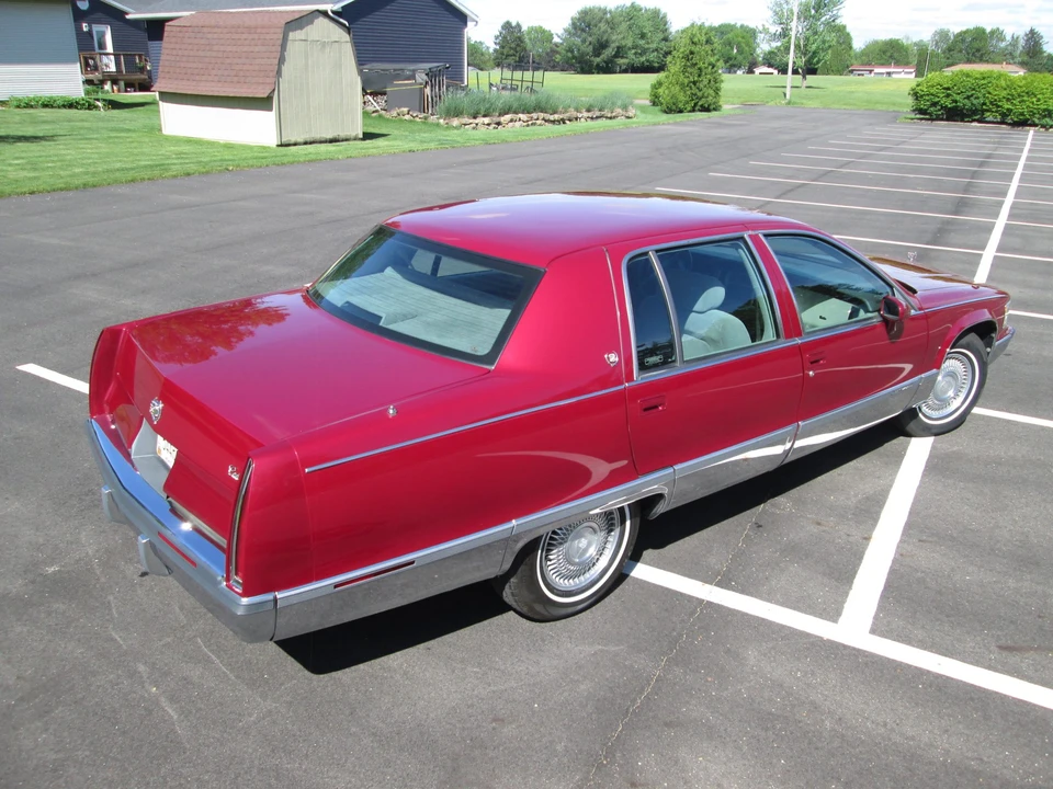 1994 Cadillac Fleetwood - Image 12 of 31
