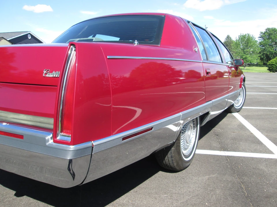1994 Cadillac Fleetwood - Image 22 of 31