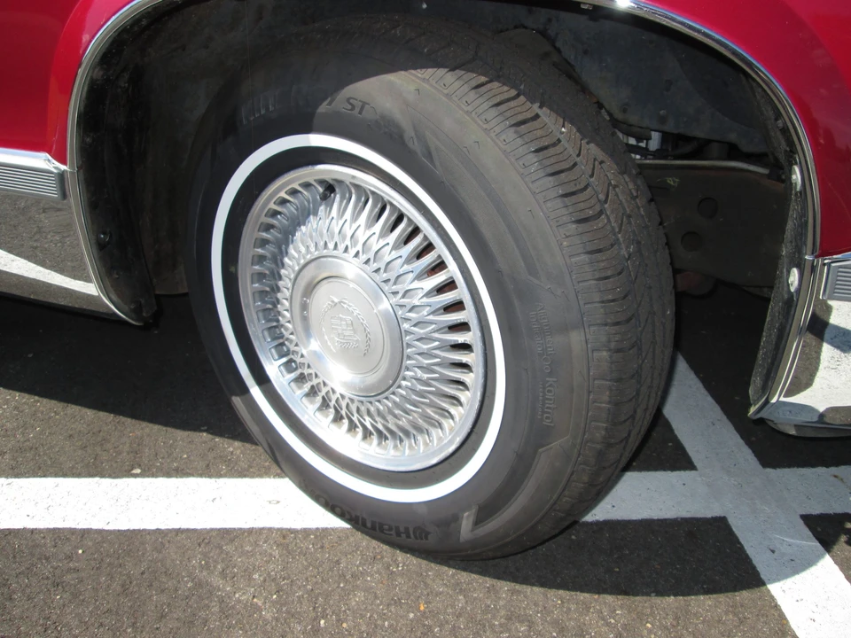 1994 Cadillac Fleetwood - Image 27 of 31